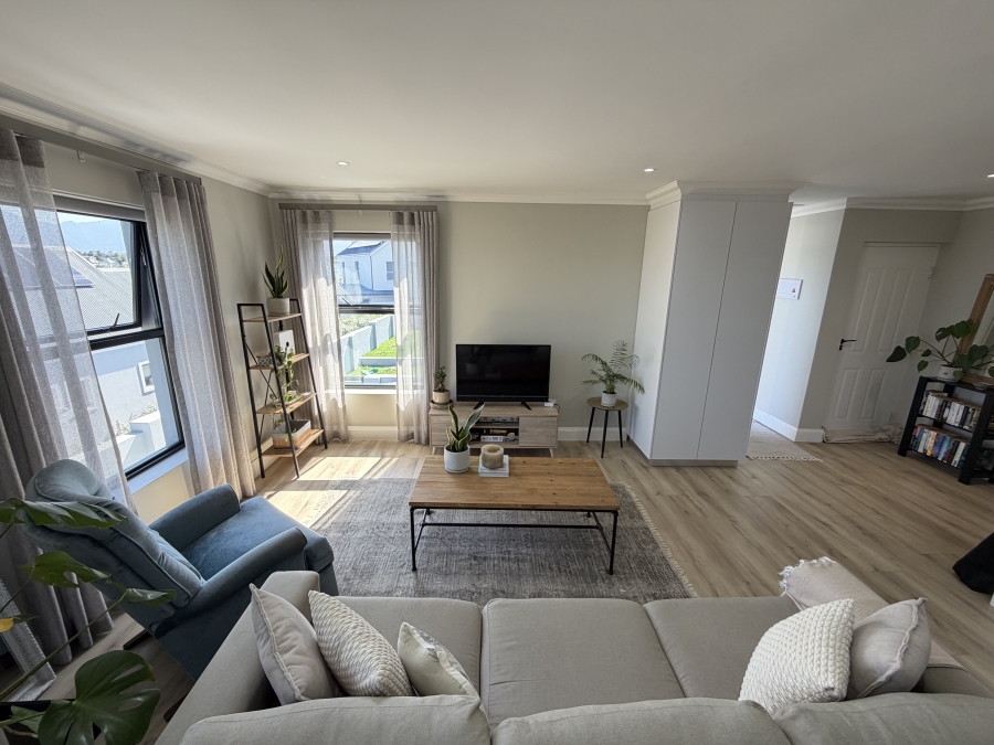 4 Bedroom Property for Sale in Kingswood Golf Estate Western Cape